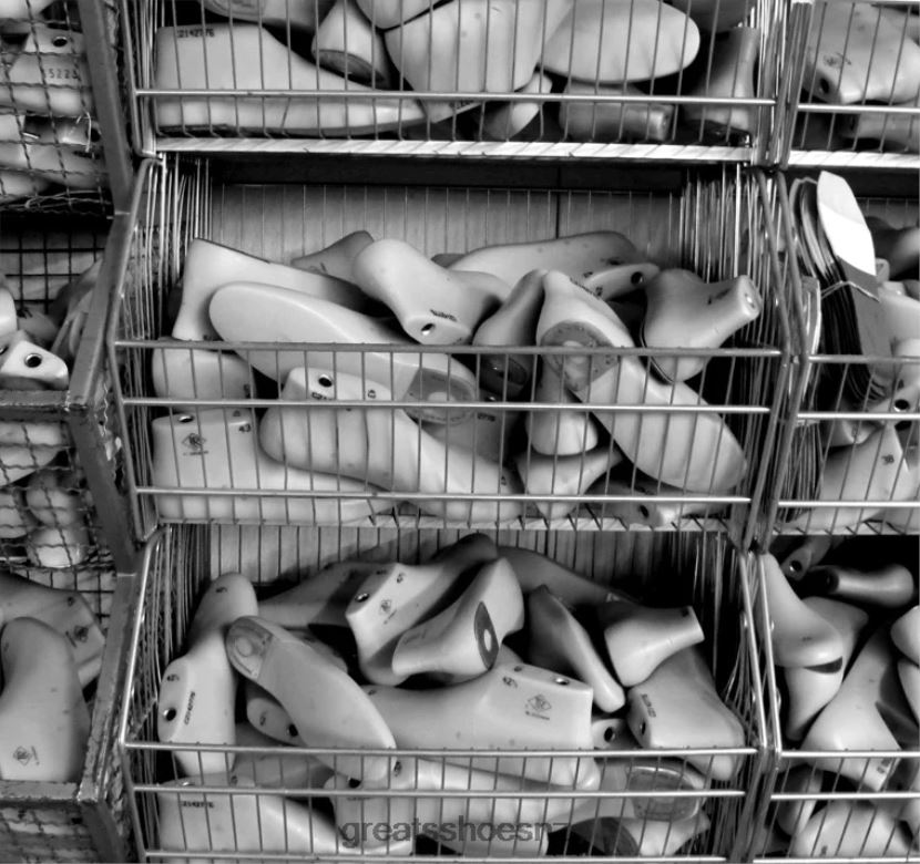 GREATS Ash Grey The Royale Shoes ZXBPJD57